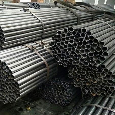 Бесшовная холоднотянутая труба из углеродной стали A106 A333 A335 Api 5l Сварная труба X42 X46 X80